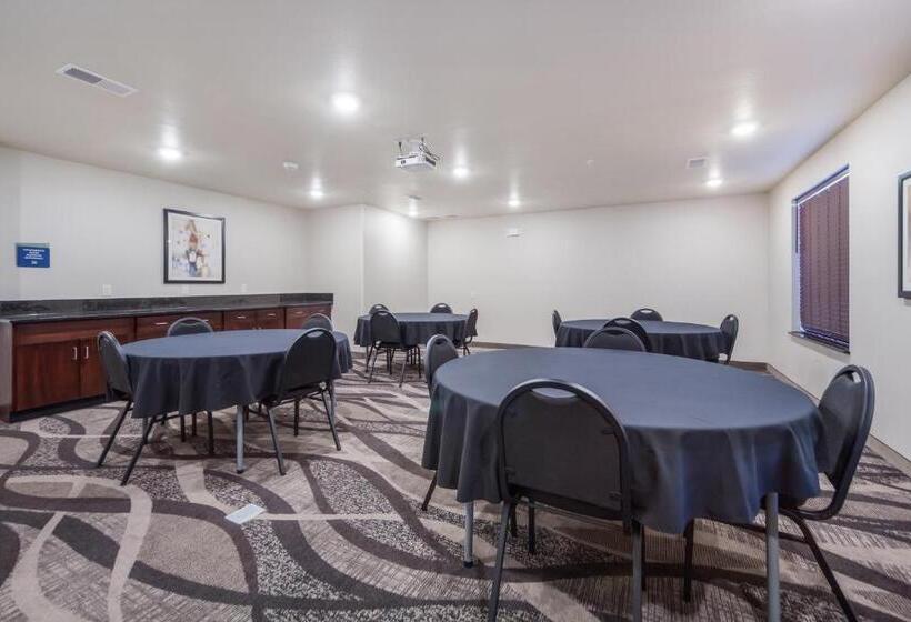 فندق Cobblestone Inn & Suites  Fremont