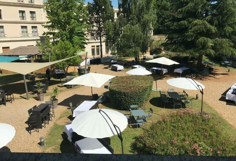 Отель Domaine De Frémigny