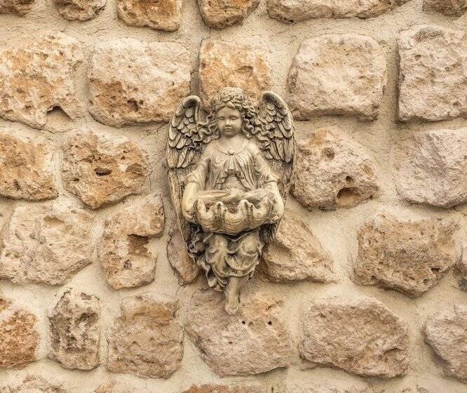 فندق Foremanson Cave