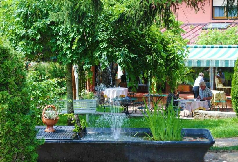 Отель L Auberge Des Gourmets Hôtel Restaurant