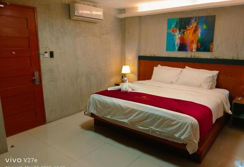 هتل La Gensol Plaza