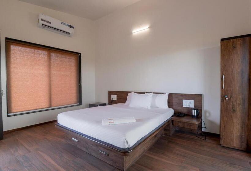 בית מלון כפרי Escape Stays Le Fromage Cheese Village