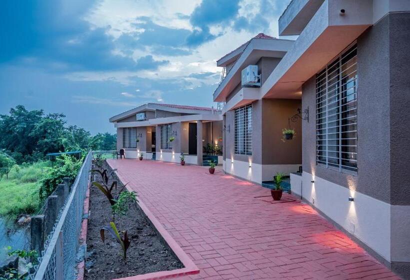 בית מלון כפרי Escape Stays Le Fromage Cheese Village