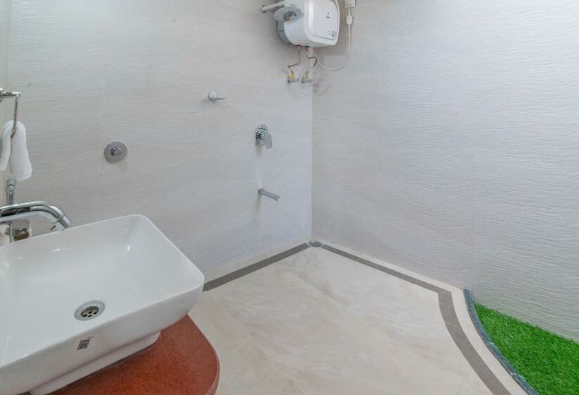 בית מלון כפרי Escape Stays Le Fromage Cheese Village