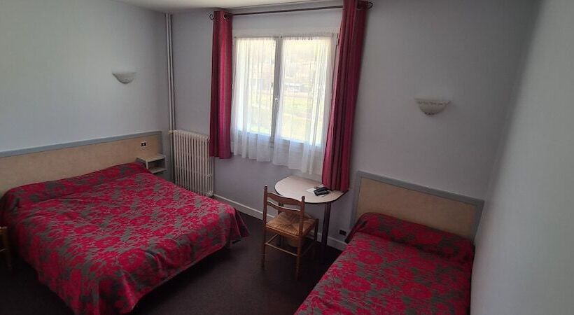 בית מלון כפרי Le Val Du Cantal