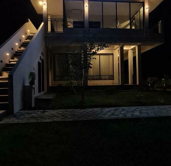 ホテル Merpati Inn