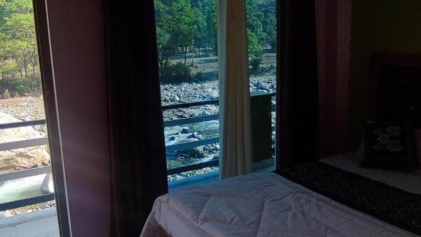 בית מלון כפרי Mountmemory , Barkot Yamunotri