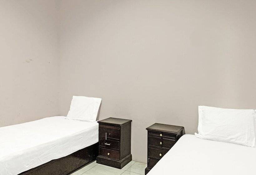 호텔 Oyo 91657 Penginapan Radja Jeneponto