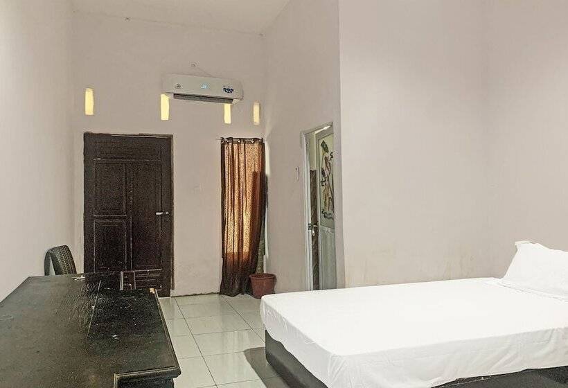 호텔 Oyo 91657 Penginapan Radja Jeneponto