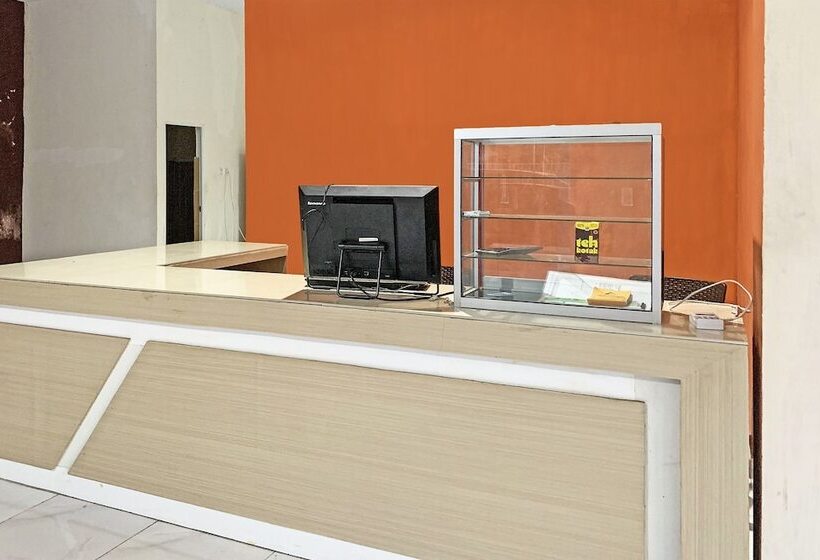 호텔 Oyo 91657 Penginapan Radja Jeneponto