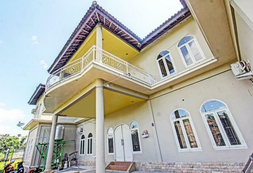 ホテル Oyo 91739 Ayu Bypass Mansion