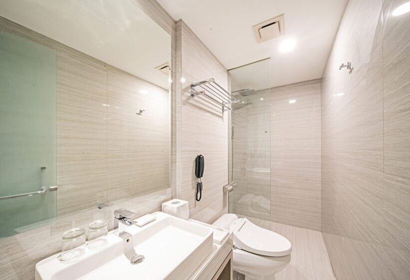 Platinum Hotel Tunjungan Surabaya