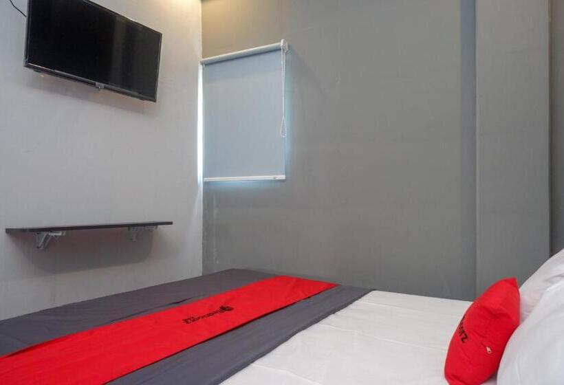 Отель Reddoorz @ Jalan Raya Baturaden 2