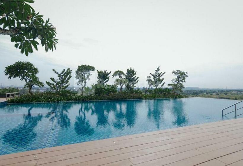 ホテル Redliving Apartemen Sayana Hazelnut Property Tower Cha