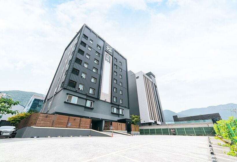 هتل Ssome Jeongkwan