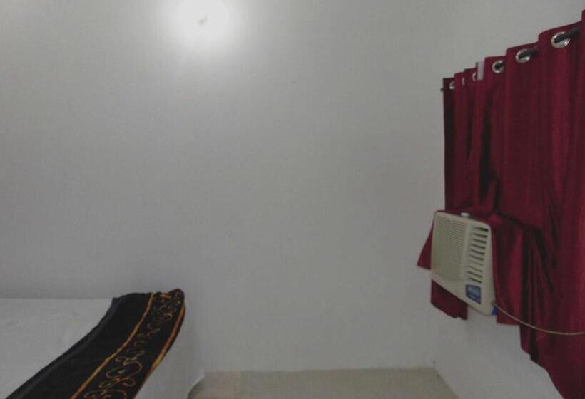 فندق Spot On Up86