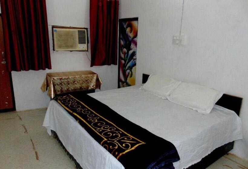 فندق Spot On Up86