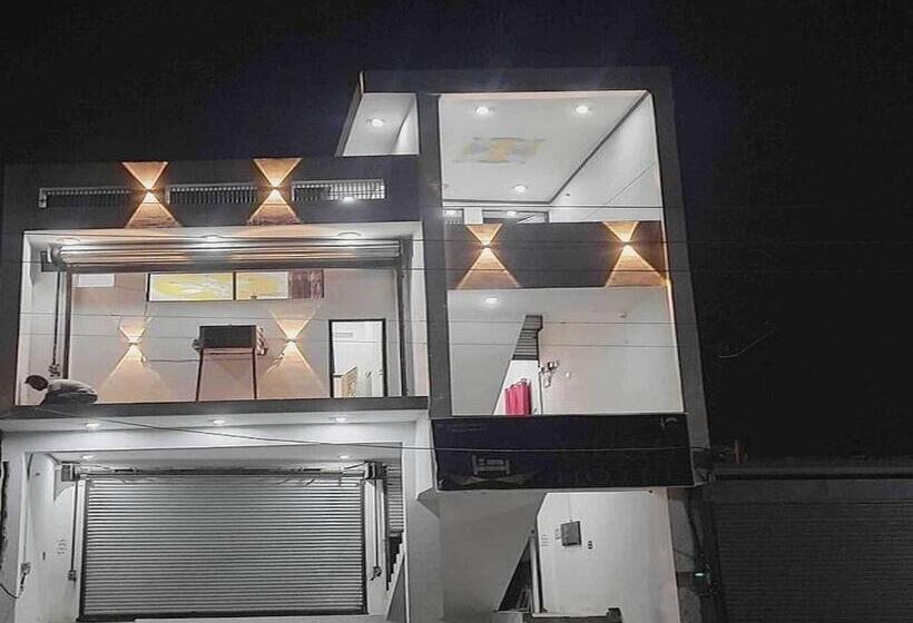 فندق Spot On Up86