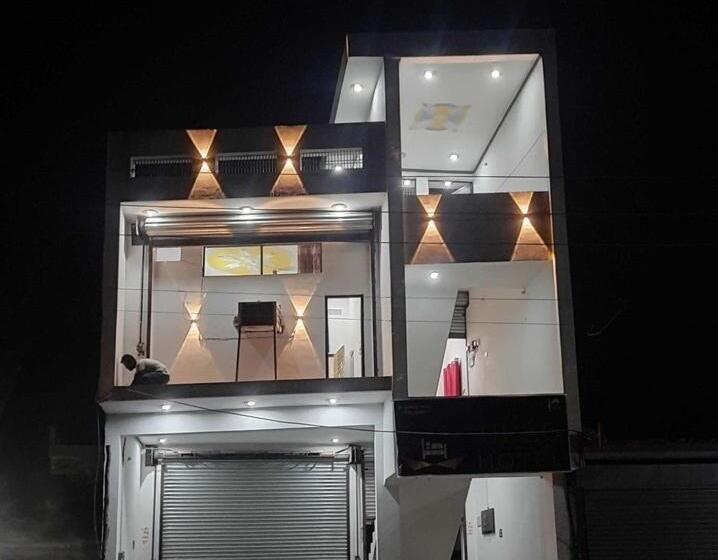 فندق Spot On Up86