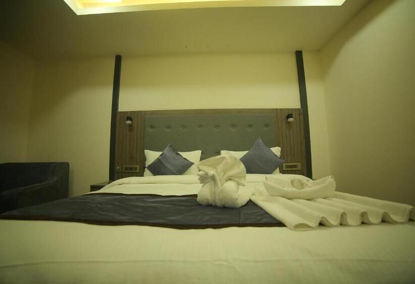 فندق Sree Fortune Grand, Tadepalli