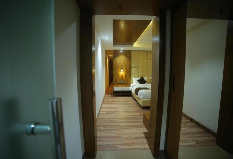 ホテル Sree Fortune Grand, Tadepalli