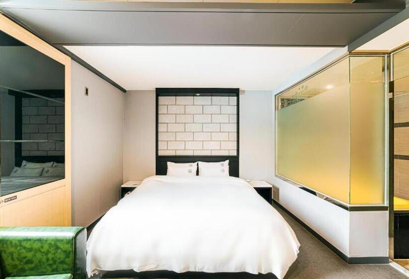 هتل Ssome Jeongkwan