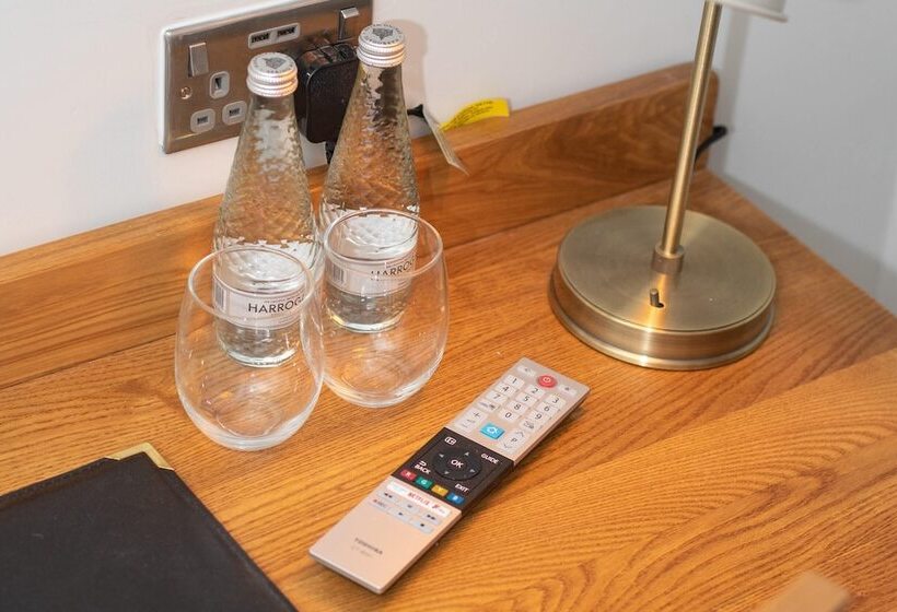 فندق The Chequers Inn