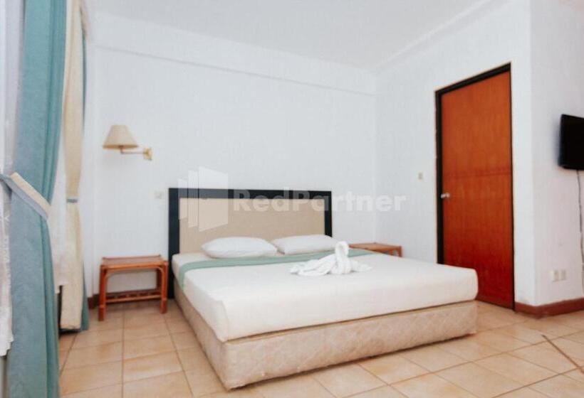 Отель Villa Green Valley Puncak Redpartner