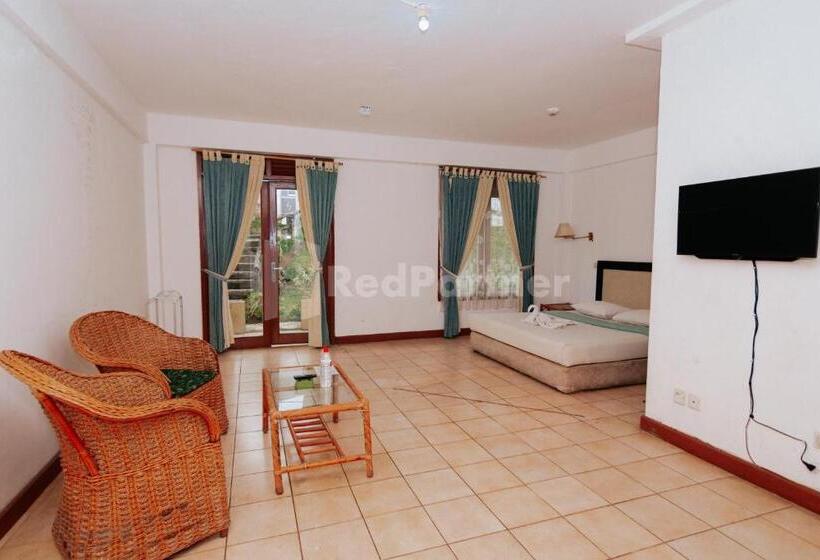 Отель Villa Green Valley Puncak Redpartner