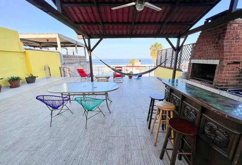 Ith Lazy Lobster Surf Hostel