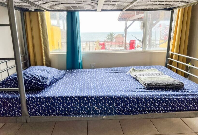 Ith Lazy Lobster Surf Hostel