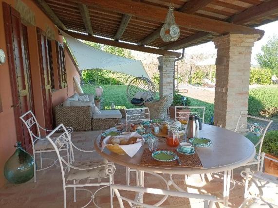 بنسيون Casale Il Girasole