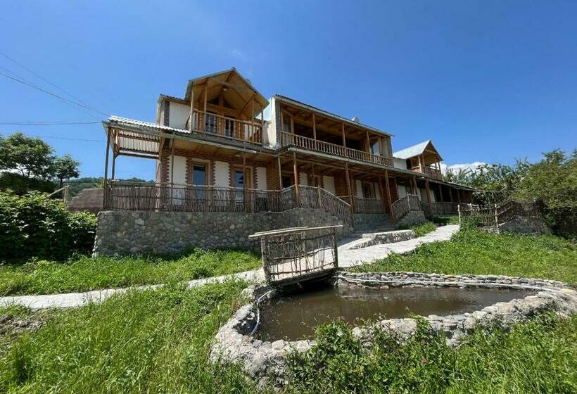 פנסיון Forest Inn