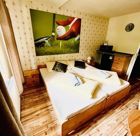 بنسيون Ještěd Golf Restaurace A Penzion