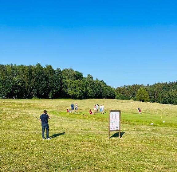 Пансион Ještěd Golf Restaurace A Penzion