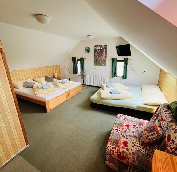 Пансион Ještěd Golf Restaurace A Penzion