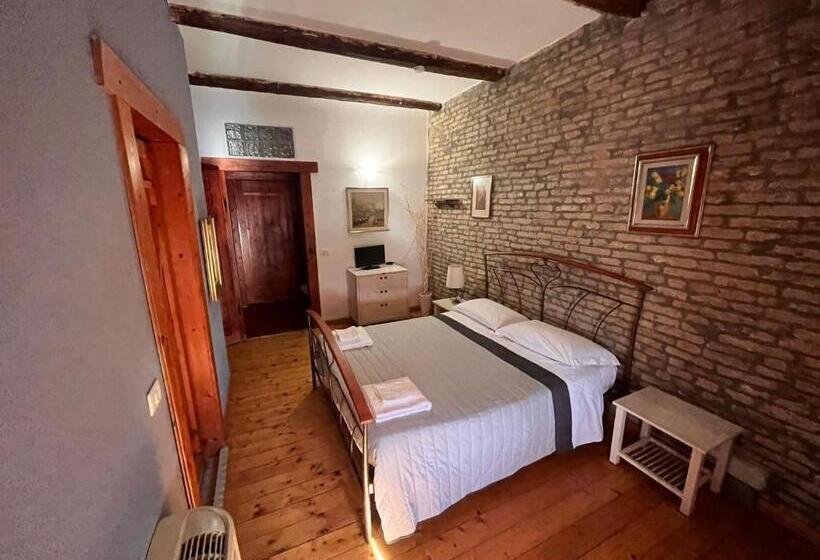 بنسيون La Locanda Degli Artisti