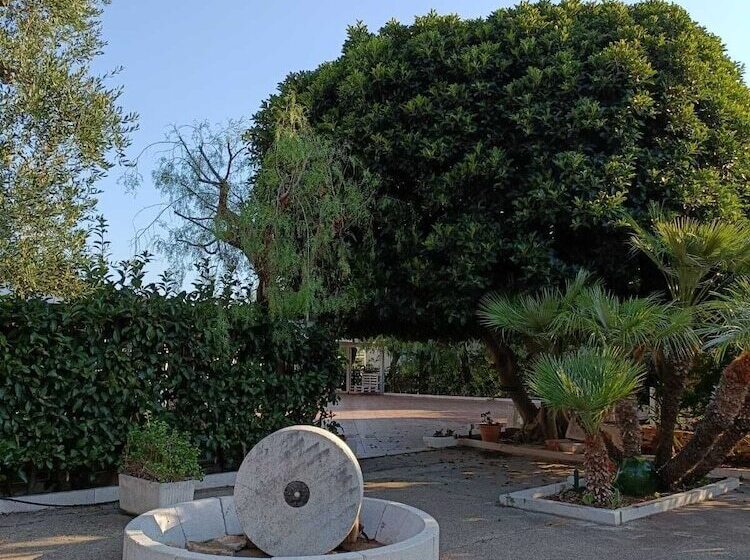 Пансион Masseria Galleppa   Rooms, Pool And Relax