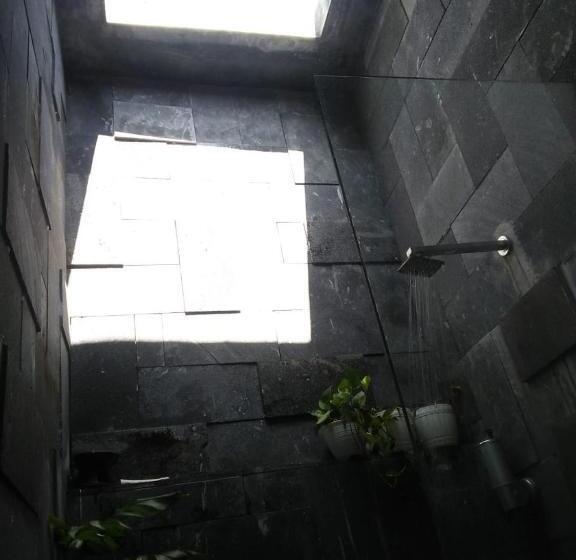 ペンション Suburdi Guest House