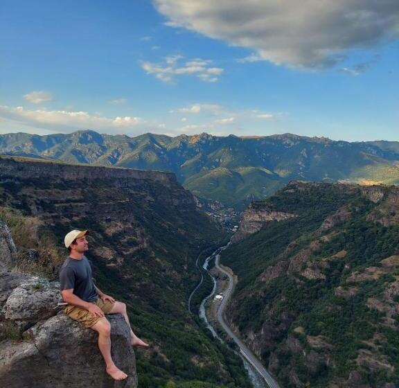 ペンション Tsatʼer Guest House