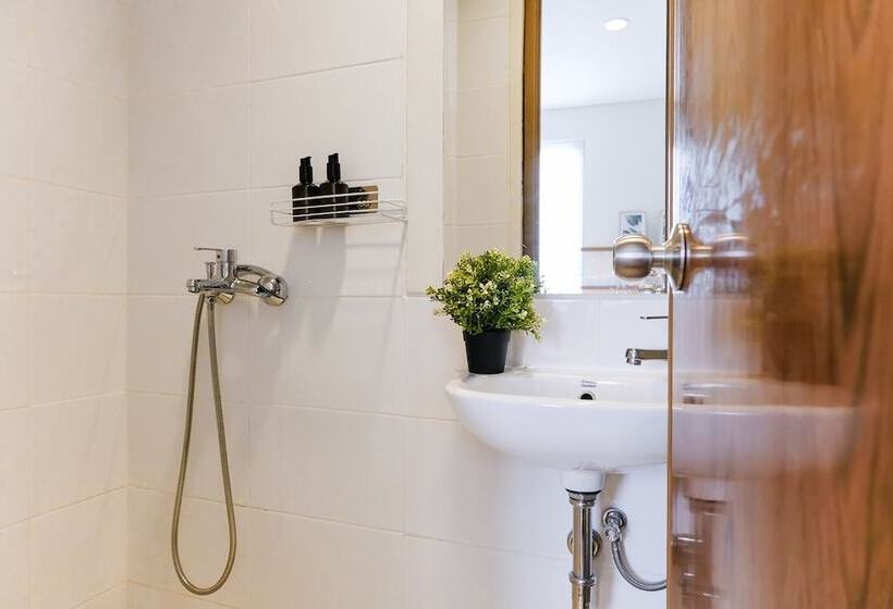 펜션 Twospaces Living At Zena Mozia