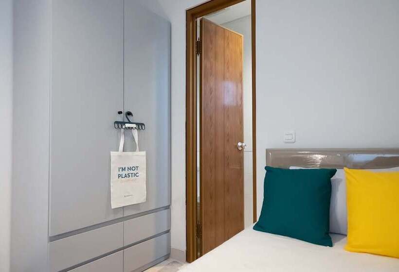 펜션 Twospaces Living At Zena Mozia