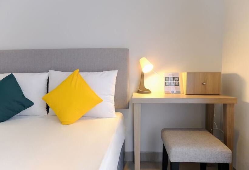 펜션 Twospaces Living At Zena Mozia