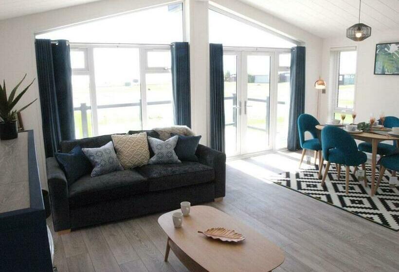 Курорт Henfields Country Retreat