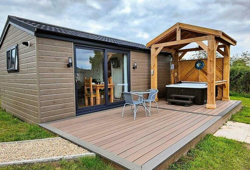 Курорт Steam Mill Lodges