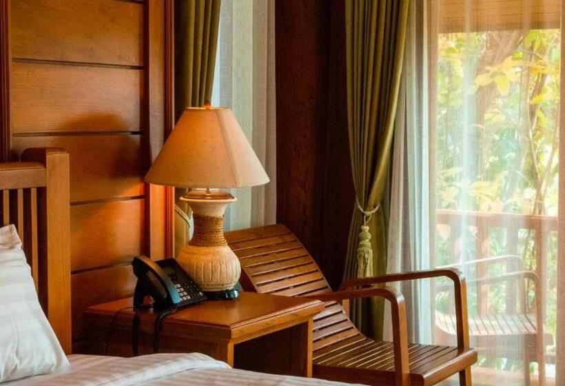 リゾートホテル Vanasin Residence