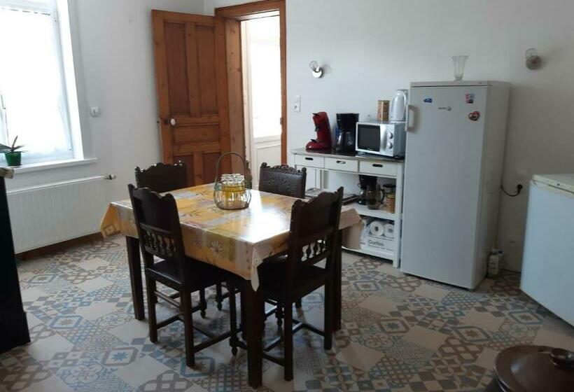 Bed and Breakfast Au Coeur De L Enclave