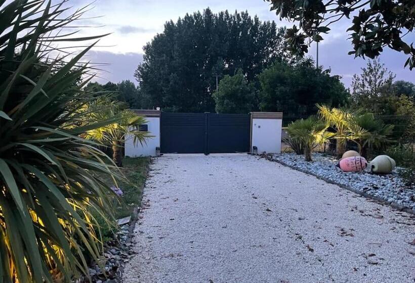 ベッドアンドブレックファースト L Escale Au Port Miniature De Saint Savinien