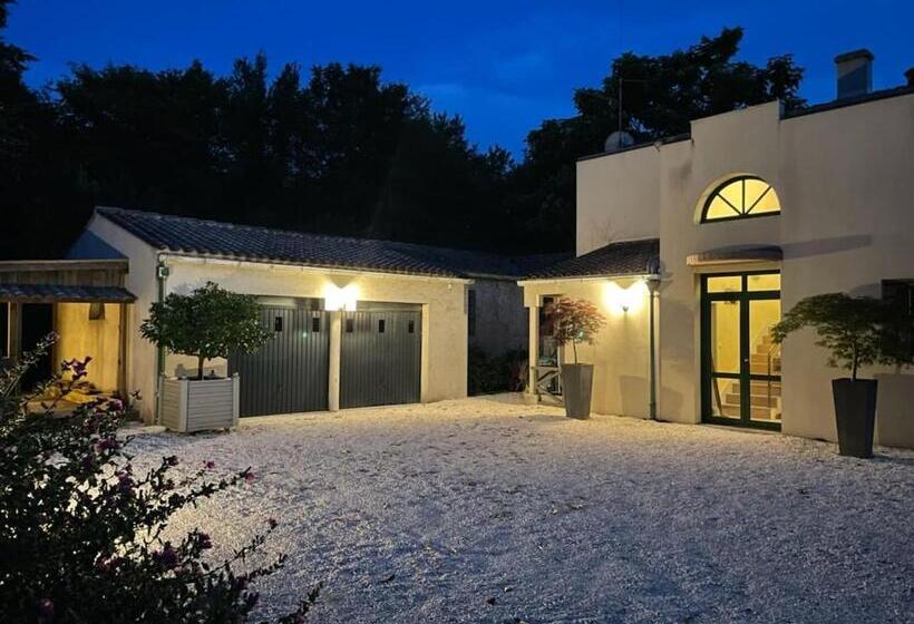 ベッドアンドブレックファースト L Escale Au Port Miniature De Saint Savinien