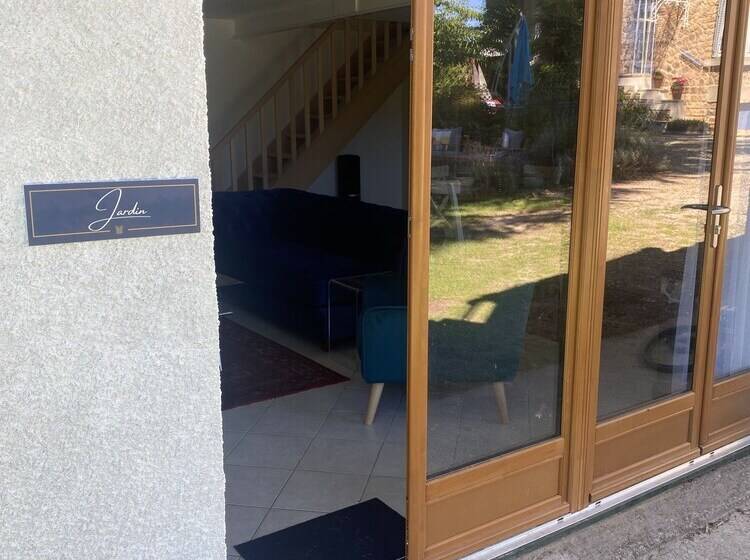 민박 Maison De Montgibaud